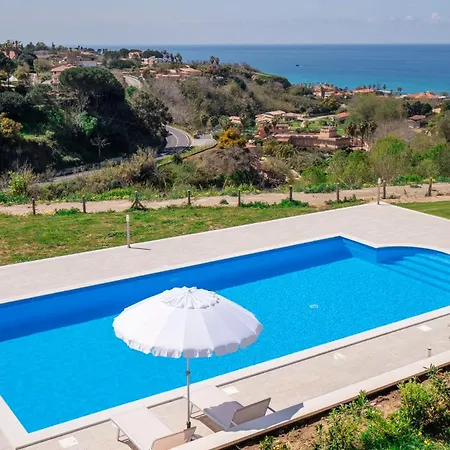 Adele Con Piscina Privata - Per 16 Persone Nyaraló *